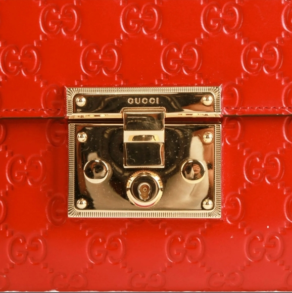 Gucci Medium Guccissima Padlock red Shoulder Bag - Picture 9 of 16